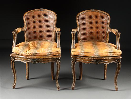 Pair of Louis XV style painted 135fd8