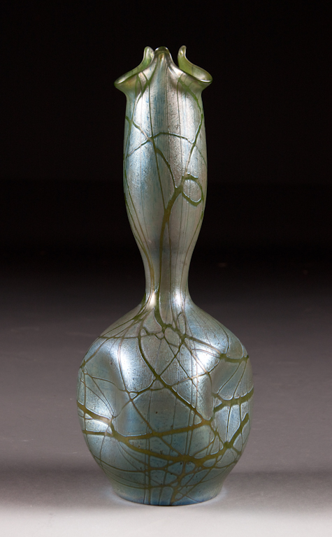 Iridescent art glass jack-in-the-pulpit