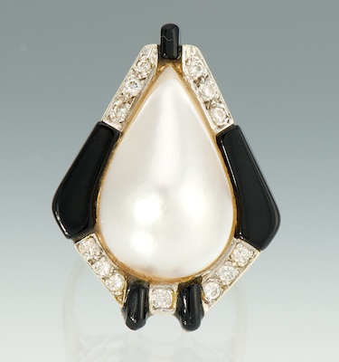 A Ladies Mabe Pearl Onyx and Diamond 133a6b