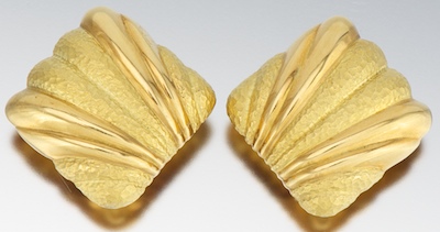 A Pair of 18k Gold Earrings 18k 133a87