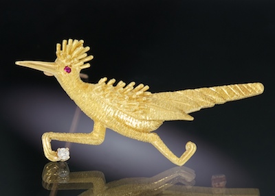 An 18k Gold and Diamond Bird Brooch