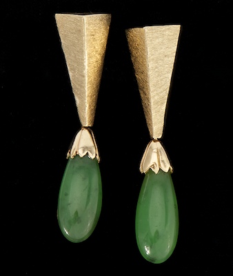 A Pair of Gold and Jade Earrings 133a9f