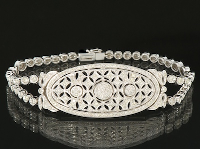 An 18k White Gold and Diamond Bracelet 133b73