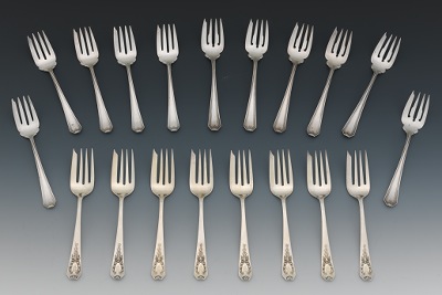 Nineteen Sterling Silver Cake Forks 133c05