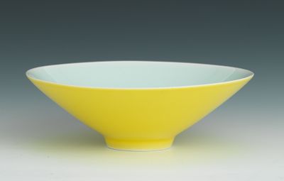 Yellow and Celadon Young Le Tang Bowl
