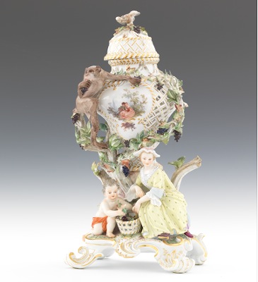 A Meissen Porcelain Potpourri Urn 133d6d