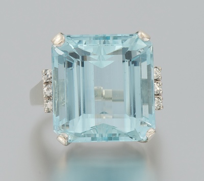 A Ladies' Aquamarine and Diamond