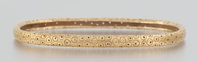 A Ladies 18k Gold Bangle Bracelet 1340a7