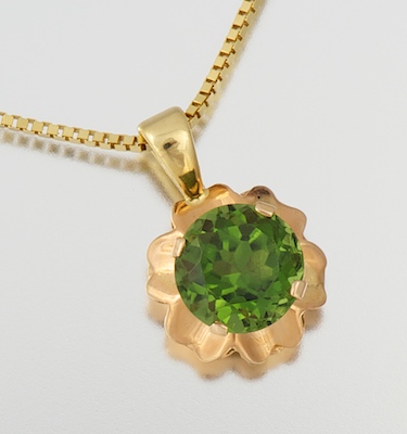 A Ladies 18k Gold and Tourmaline 1340f7