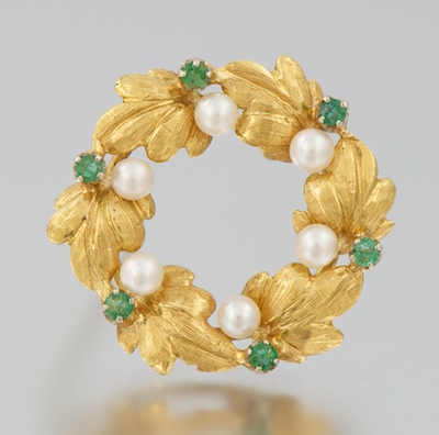 A Ladies Gold and Pearl Wreath 13413d