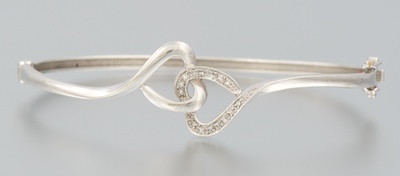 A Ladies Heart Design Bangle Bracelet 134194