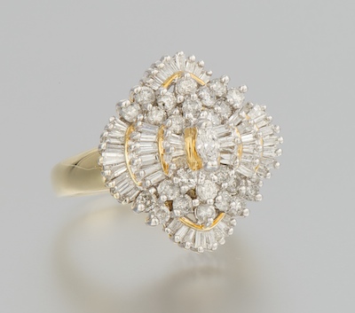 A Ladies Diamond Cluster Ring 1341e1