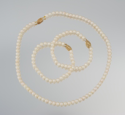 A Ladies Cultured Pearl Necklace 1341f6