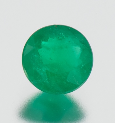 An Unmounted Emerald Round faceted 134206