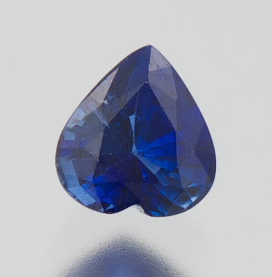 An Unmounted Blue Sapphire Heart 13420a