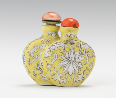 A Famille Jaune Double Snuff Bottle