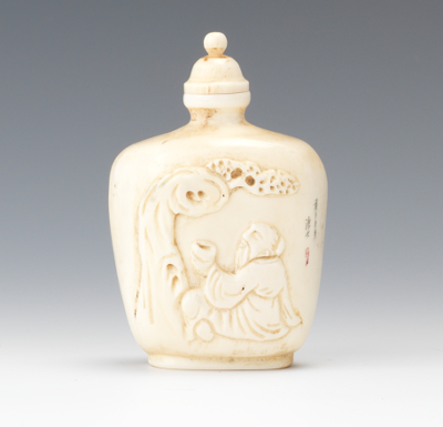 Ivory Snuff Bottle with Carved 13442f