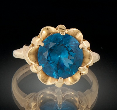 14k Yellow Gold and Topaz Ring Flower-like