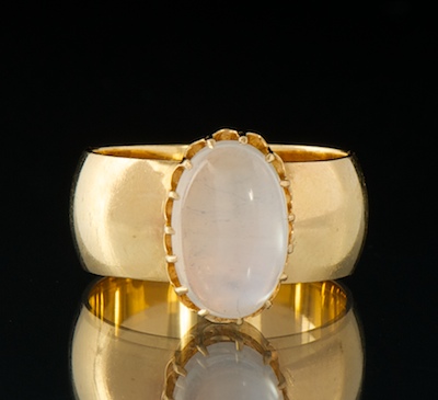 A Ladies' Moonstone Ring 14k yellow