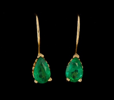A Pair of Gold and Emerald Earrings 1345e8