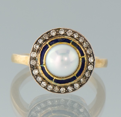 A Ladies Pearl and Diamond Ring 18k