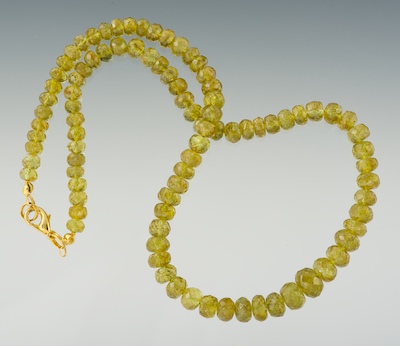 A Ladies Faceted Peridot Necklace 13462e