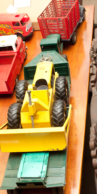 Tonka toy pressed steel horse carrier