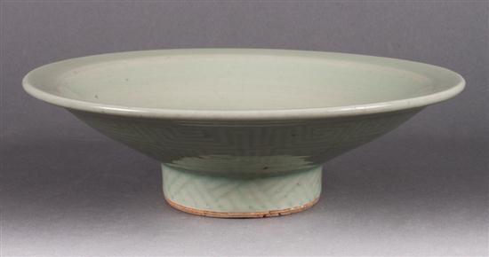 Chinese incised celadon pedestal 1372f9