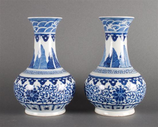 Pair of Chinese or Japanese blue 13730b