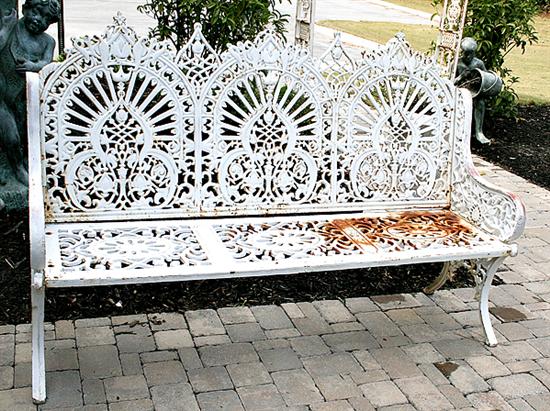 Painted cast iron garden bench 13767e
