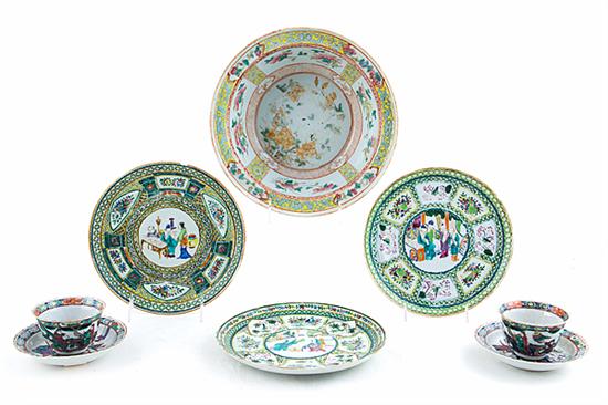 Chinese Export porcelain bowl plates