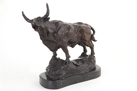 Bronze sculpture of bull (after Barye)