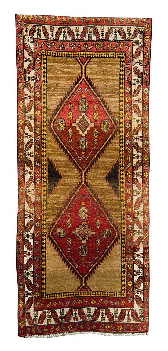 Persian Sarab carpet 3 3 x 7 8  1376e6