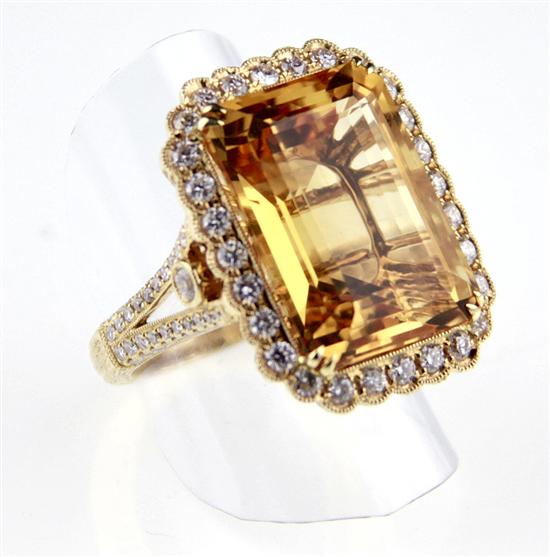 Citrine and diamond ring 20.0ct