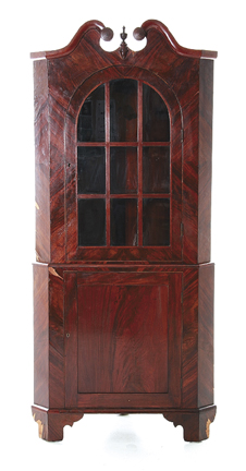 Chippendale style mahogany corner