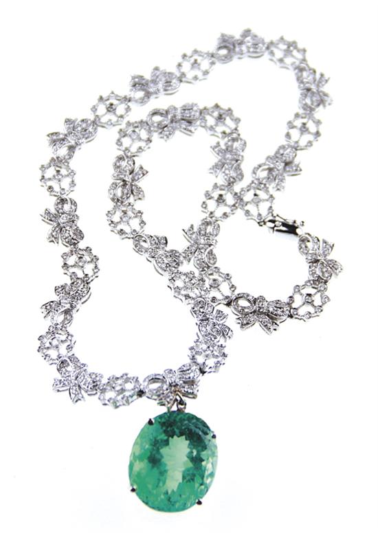 Emerald and diamond necklace diamond-set