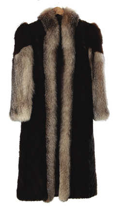 Full length fur coat medium size 137931