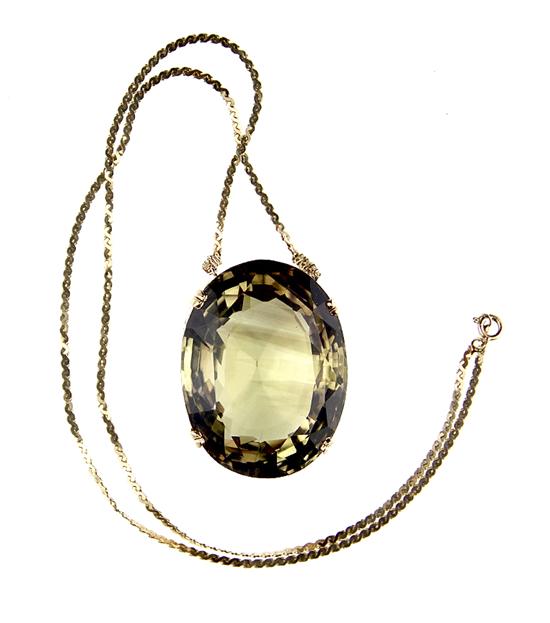 Massive quartz pendant on chain 137a1f