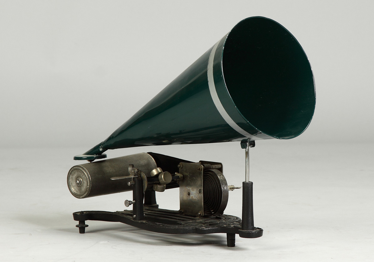 Puck Phonograph Condition: Horn