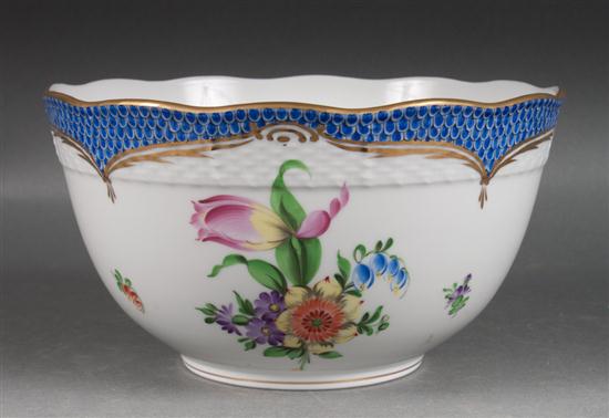 Herend porcelain bowl in the ''Printemps''