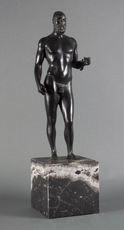 Classical style bronze figure of 137d9d