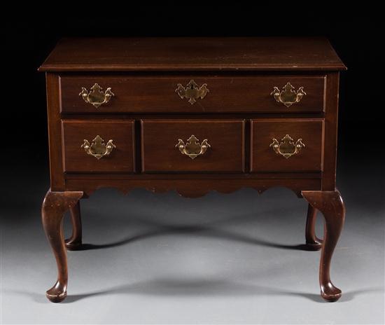 Queen Anne style mahogany lowboy 137de2