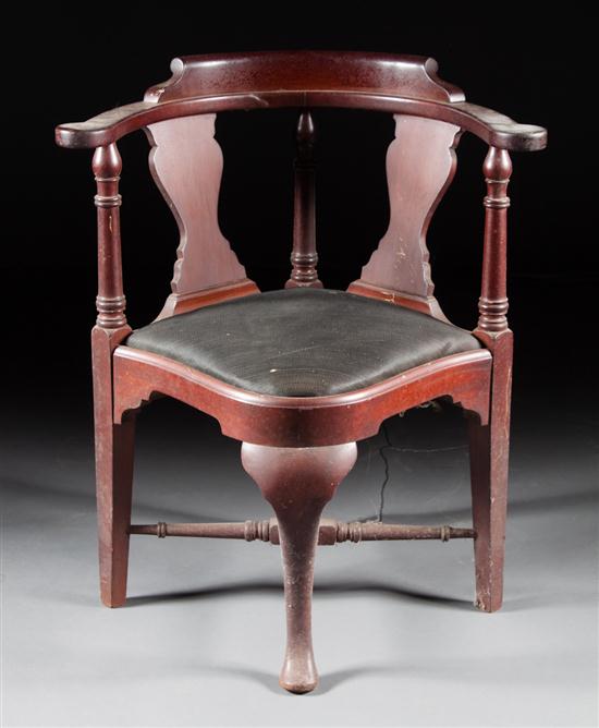 Queen Anne style mahogany corner 137e63