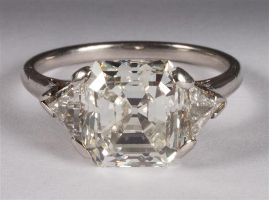 Approx. 3 cts. Asscher-cut diamond