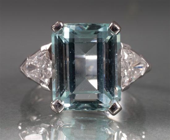 Lady's aquamarine and diamond cocktail