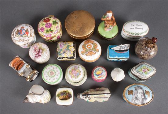 Group of 23 assorted porcelain 138586