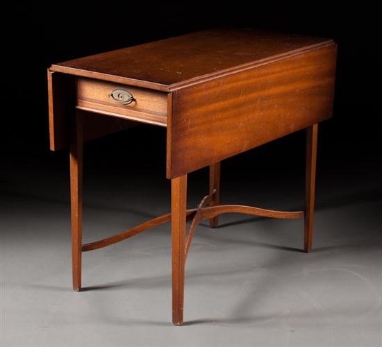 Federal style mahogany Pembroke