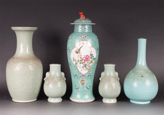 Five assorted oriental porcelain 13620c