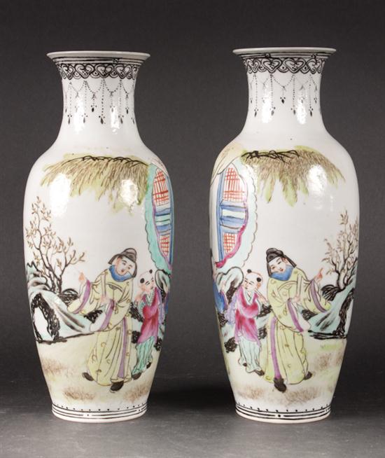 Pair of Chinese Export Famille 13624e