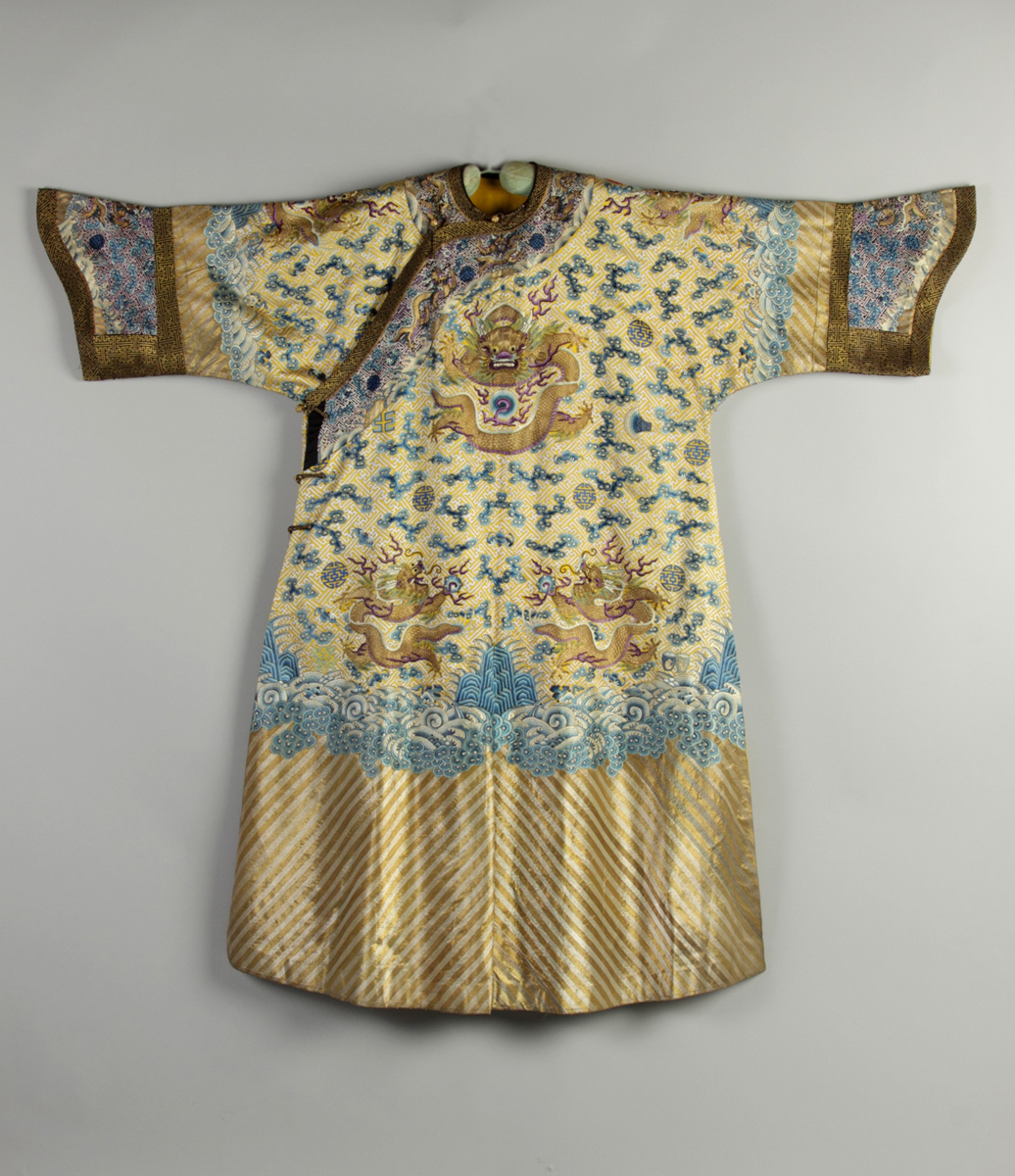 Fine Chinese Imperial Silk Court 136587